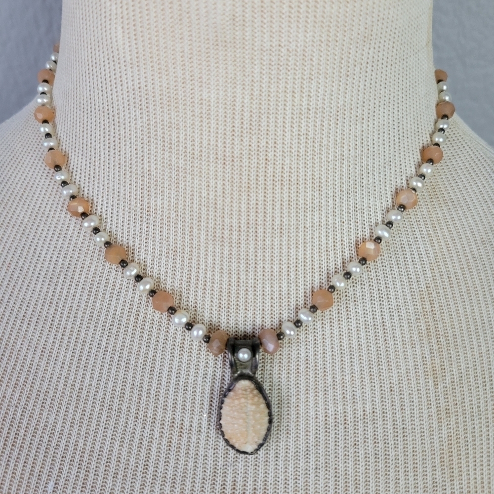 BOUTIQUE // rose quartz and pearl beads with real shell pendant